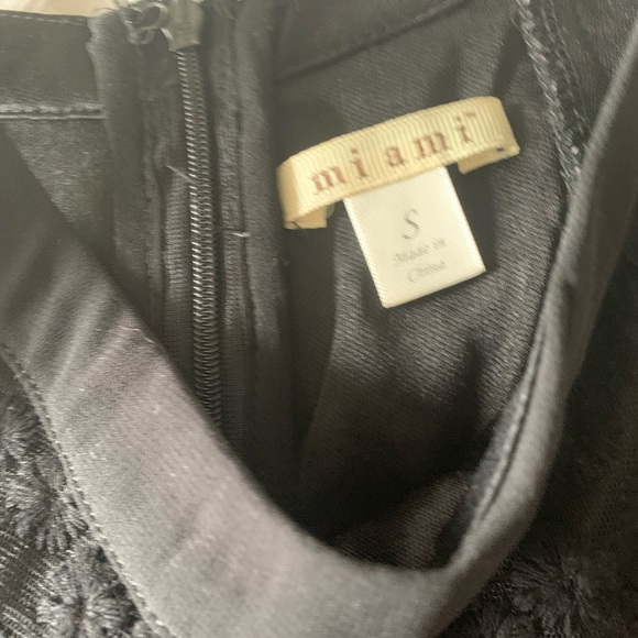 Black dress, girls size small, flowy bottom, good for formal function - Picture 2 of 3